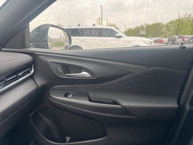 Used 2025 Buick Envista Sport Touring FWD image 9