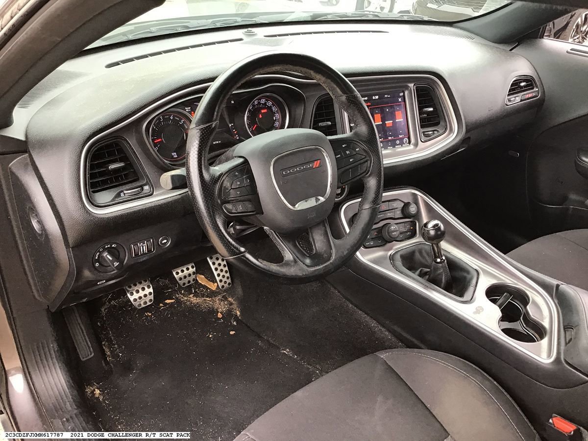 Used 2021 Dodge Challenger R/T Scat Pack RWD image 10