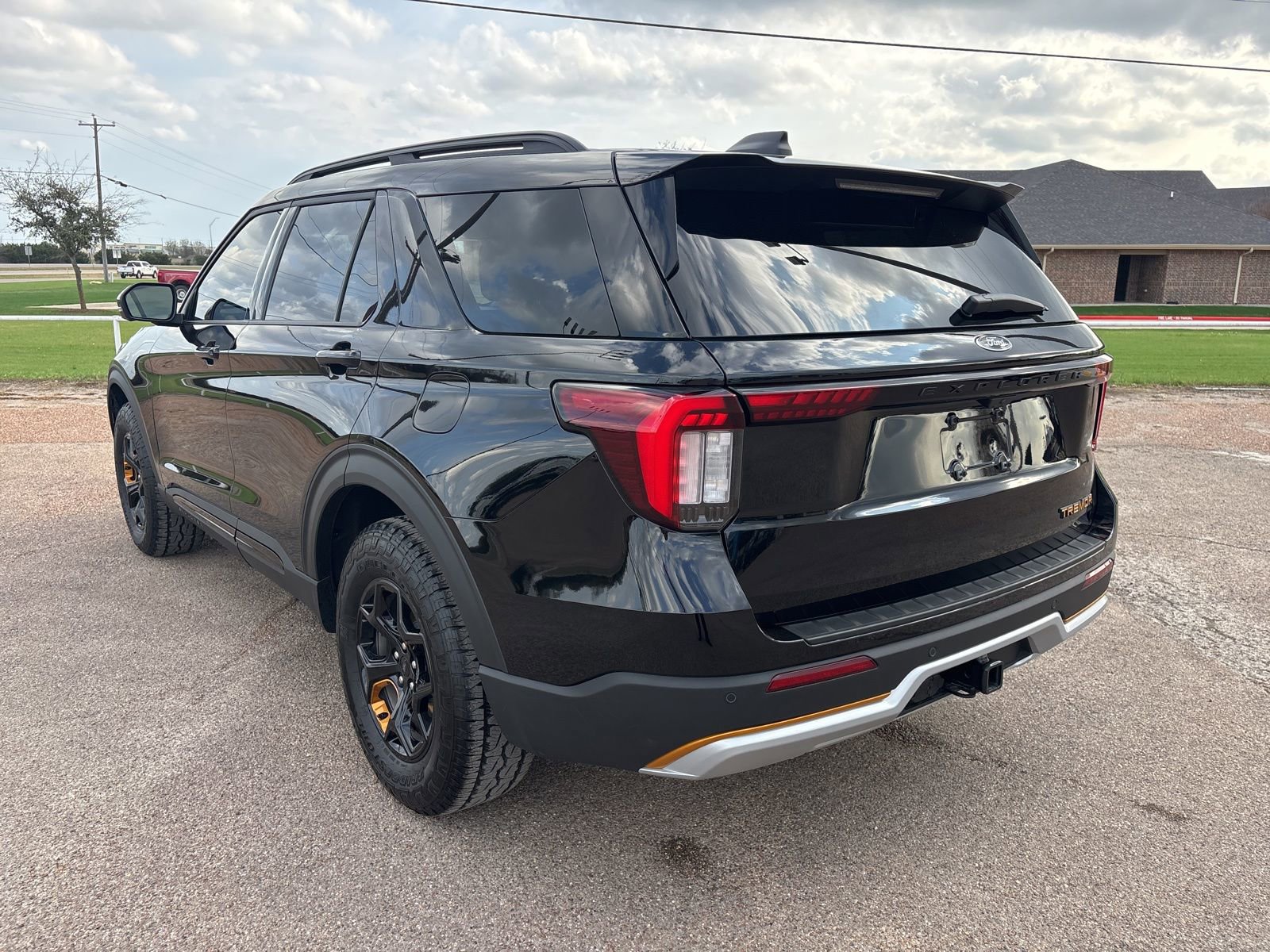 Used 2026 Ford Explorer Tremor w/ Tremor Convenience Package image 4