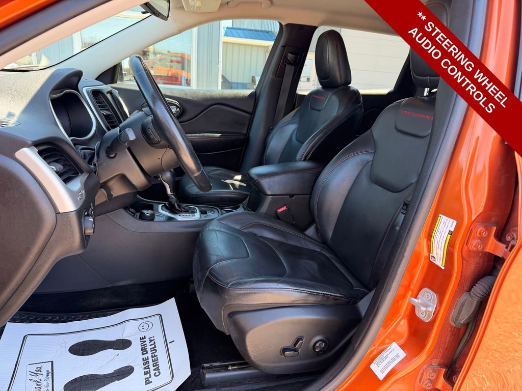 Used 2014 Jeep Cherokee Trailhawk w/ Leather Interior Group AWD/4WD image 13