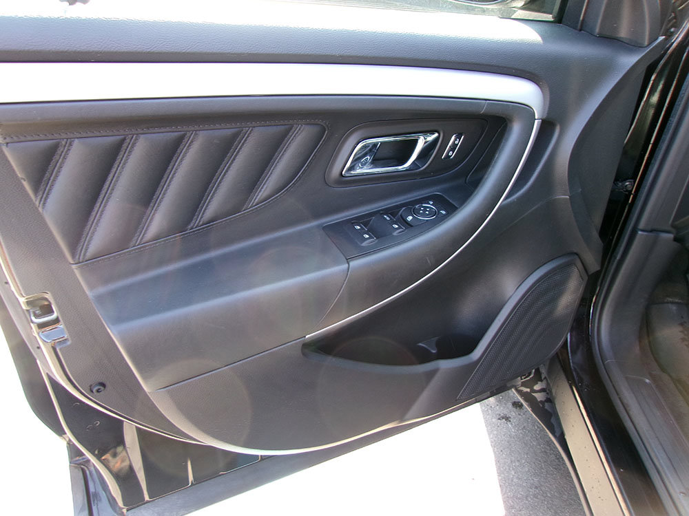 Used 2017 Ford Taurus SEL FWD image 10