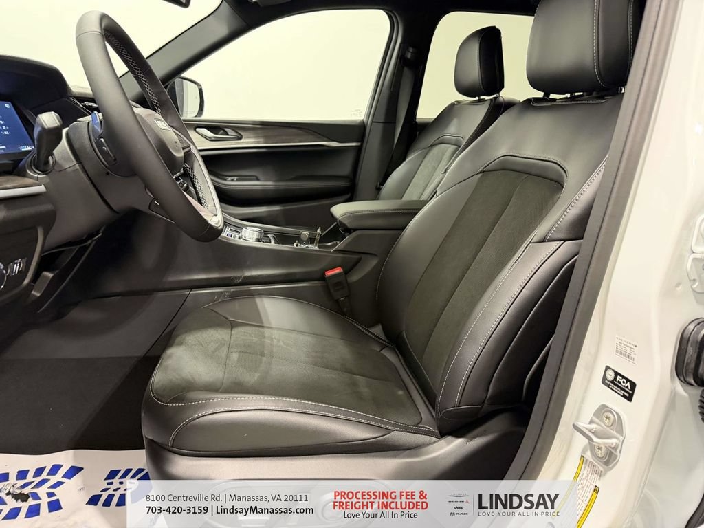 New 2026 Jeep Grand Cherokee Altitude AWD/4WD image 16