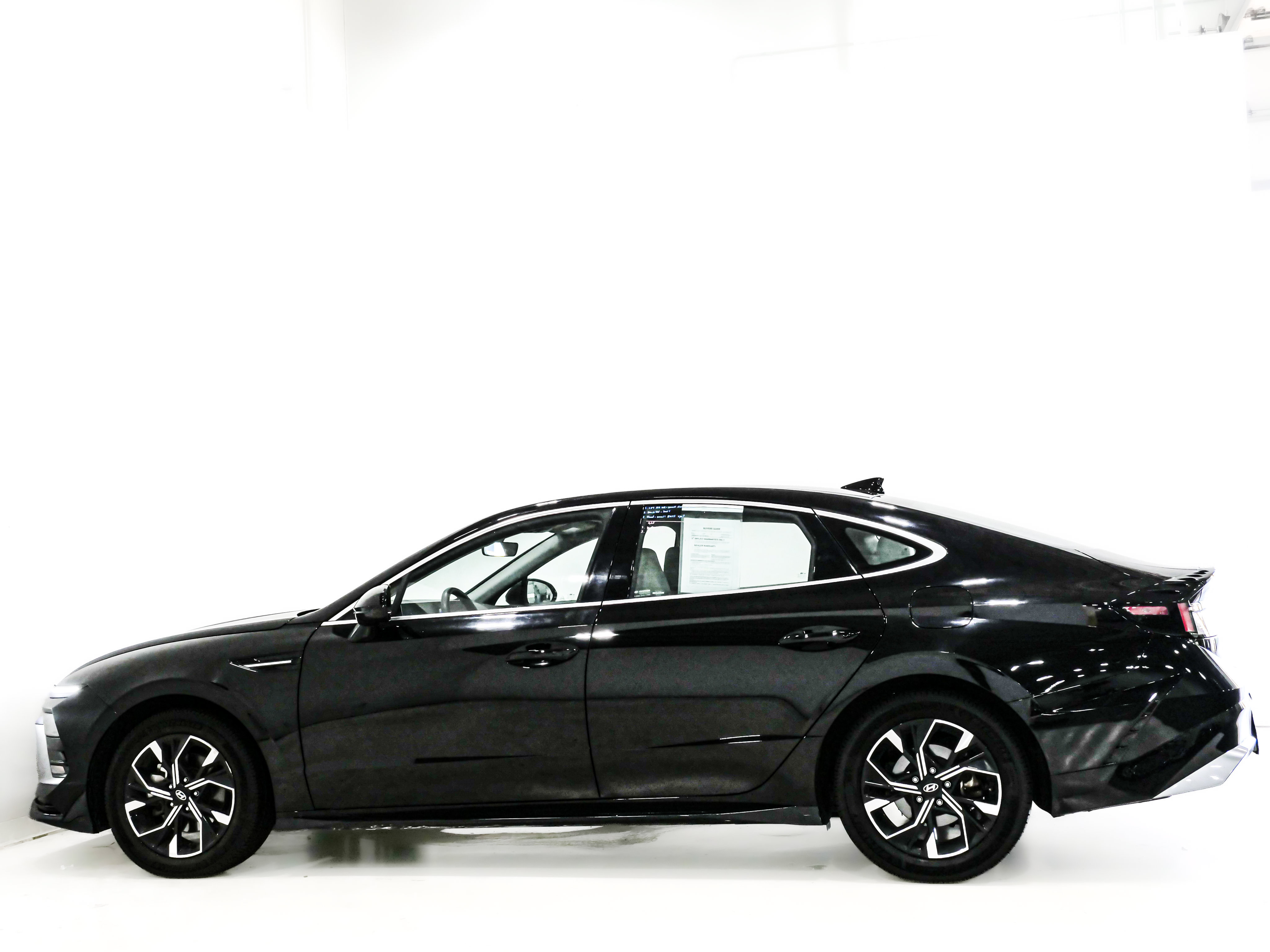 Used 2025 Hyundai Sonata SEL FWD image 5