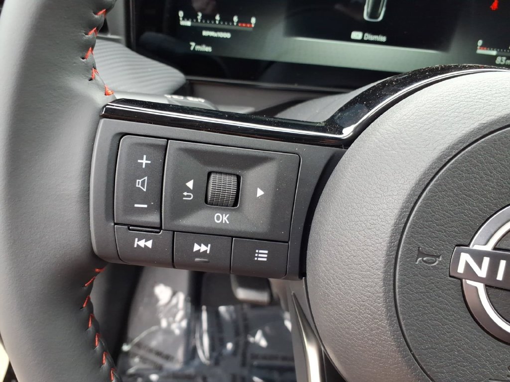 New 2026 Nissan Kicks SR w/ Cold Weather Package AWD/4WD image 17