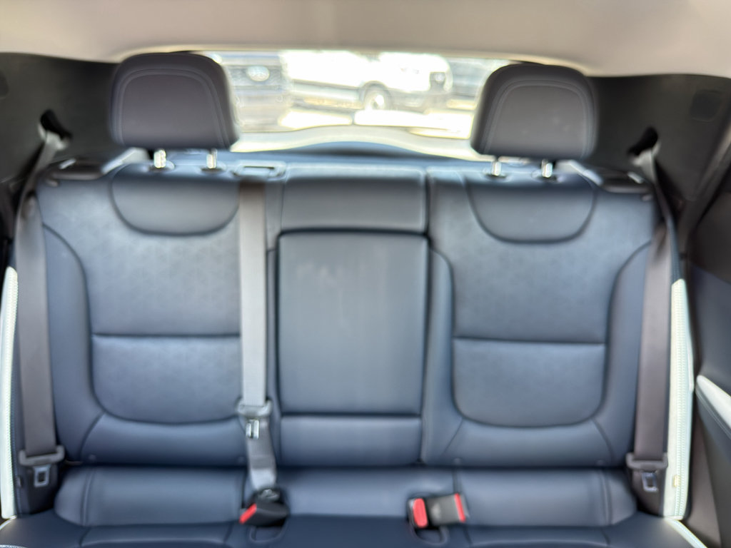 Used 2022 Chevrolet Bolt EUV LT w/ Convenience Package FWD image 21