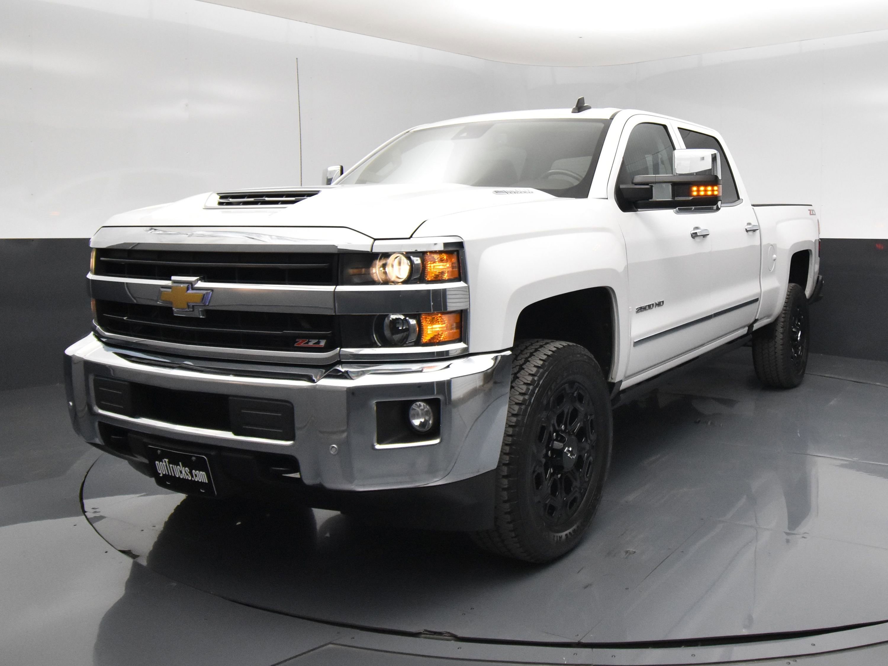 Used 2018 Chevrolet Silverado 2500 LTZ w/ Duramax Plus Package AWD/4WD image 2