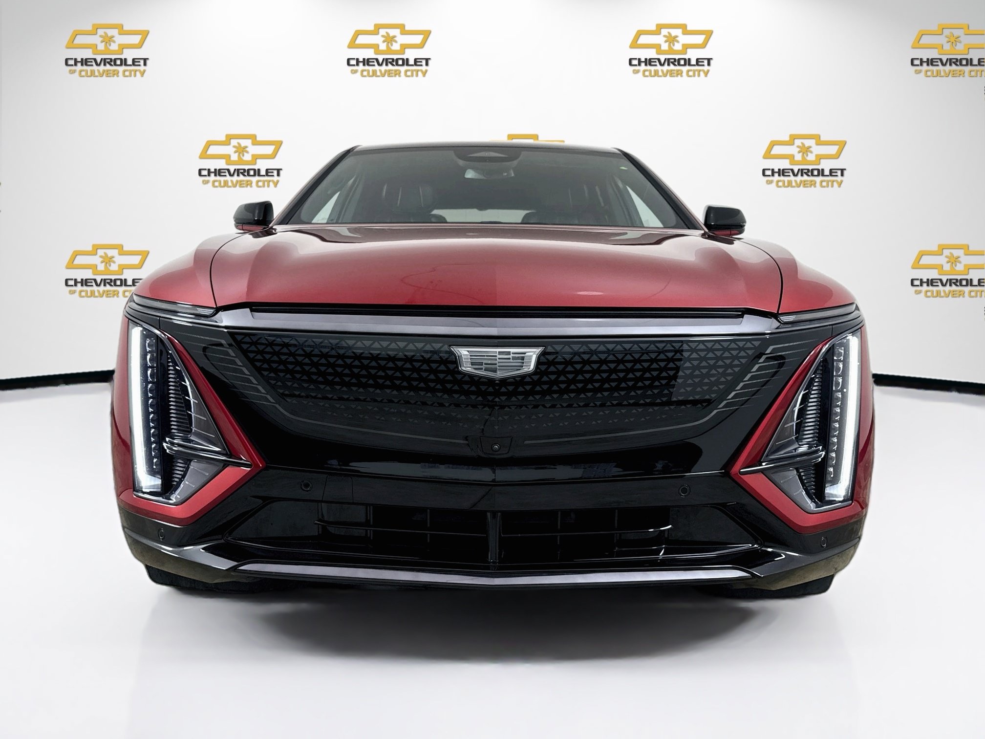 Used 2025 Cadillac Lyriq Sport AWD/4WD image 2