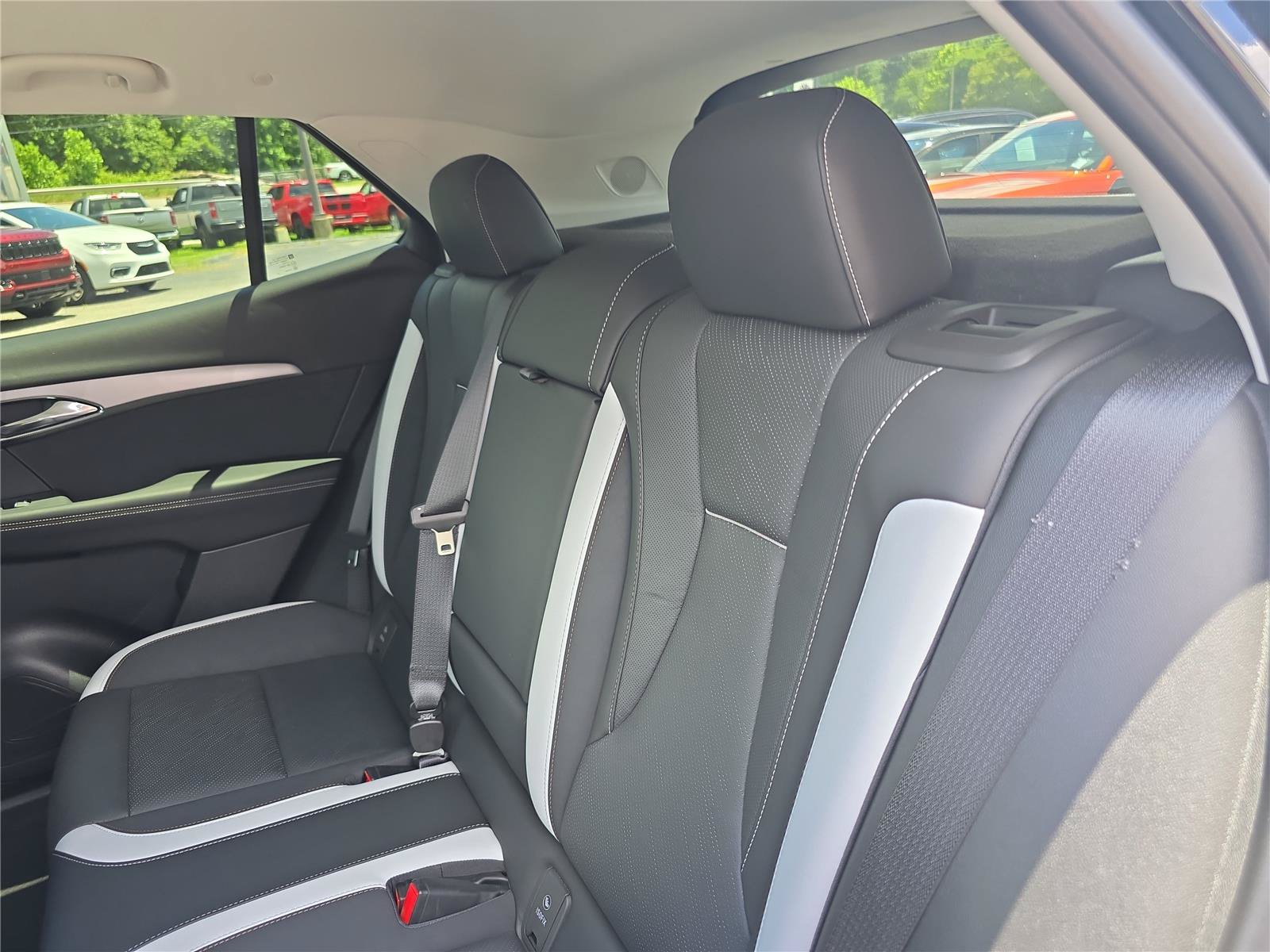 Used 2025 Buick Envision Sport Touring AWD/4WD image 14
