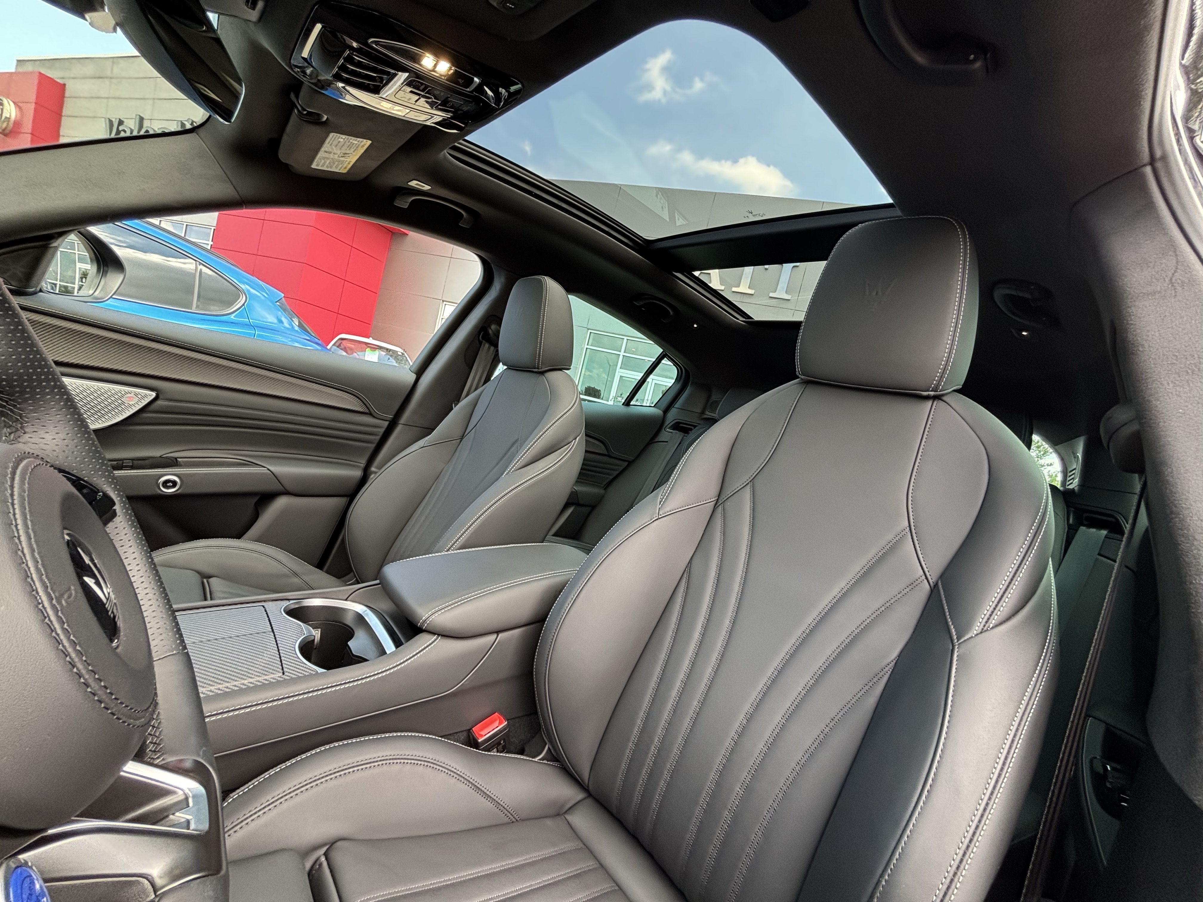 Used 2025 Maserati Grecale Folgore AWD/4WD image 30