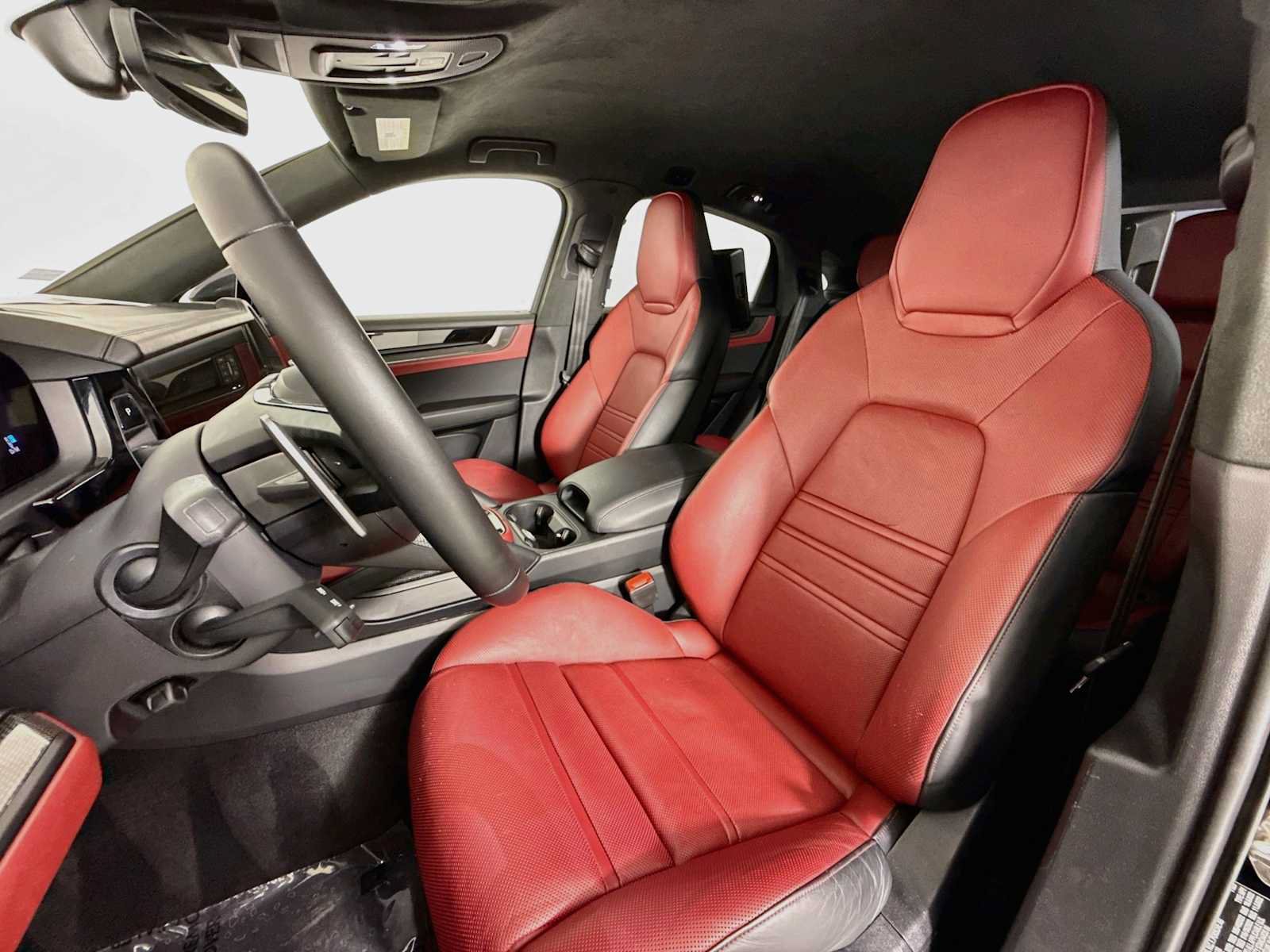 Certified 2024 Porsche Cayenne Turbo GT AWD/4WD image 5