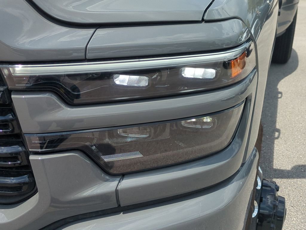 New 2026 RAM 3500 Laramie AWD/4WD image 10