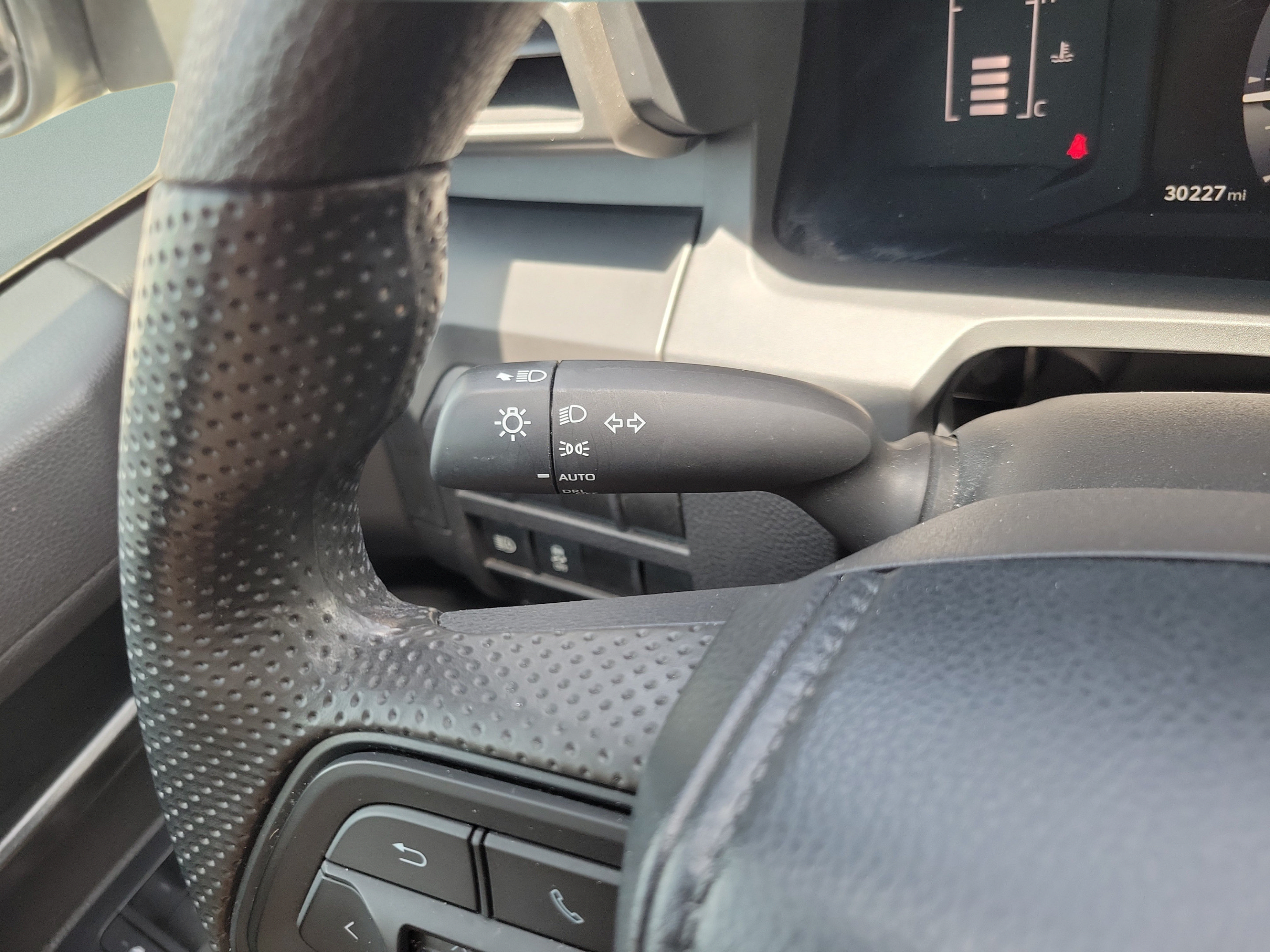 Used 2024 Toyota Tacoma SR w/ SR Upgrade Package RWD image 24