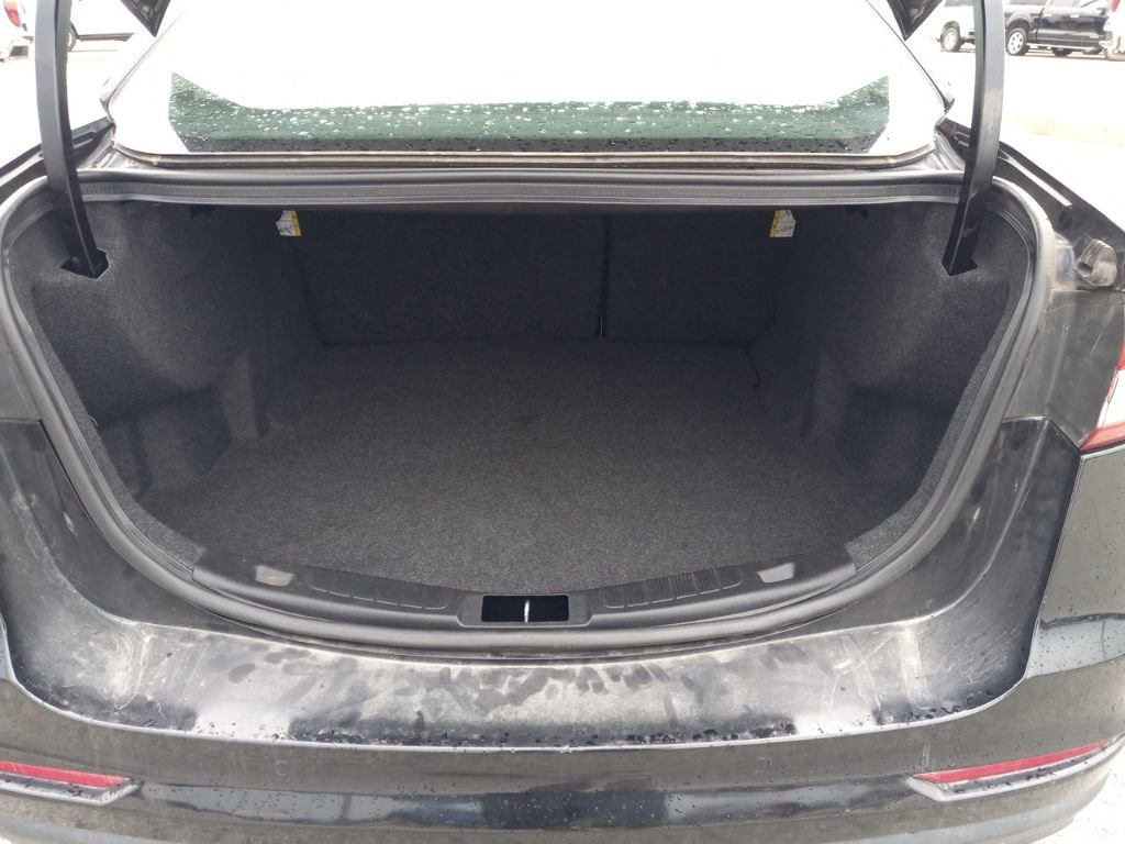 Used 2020 Ford Fusion SE image 10