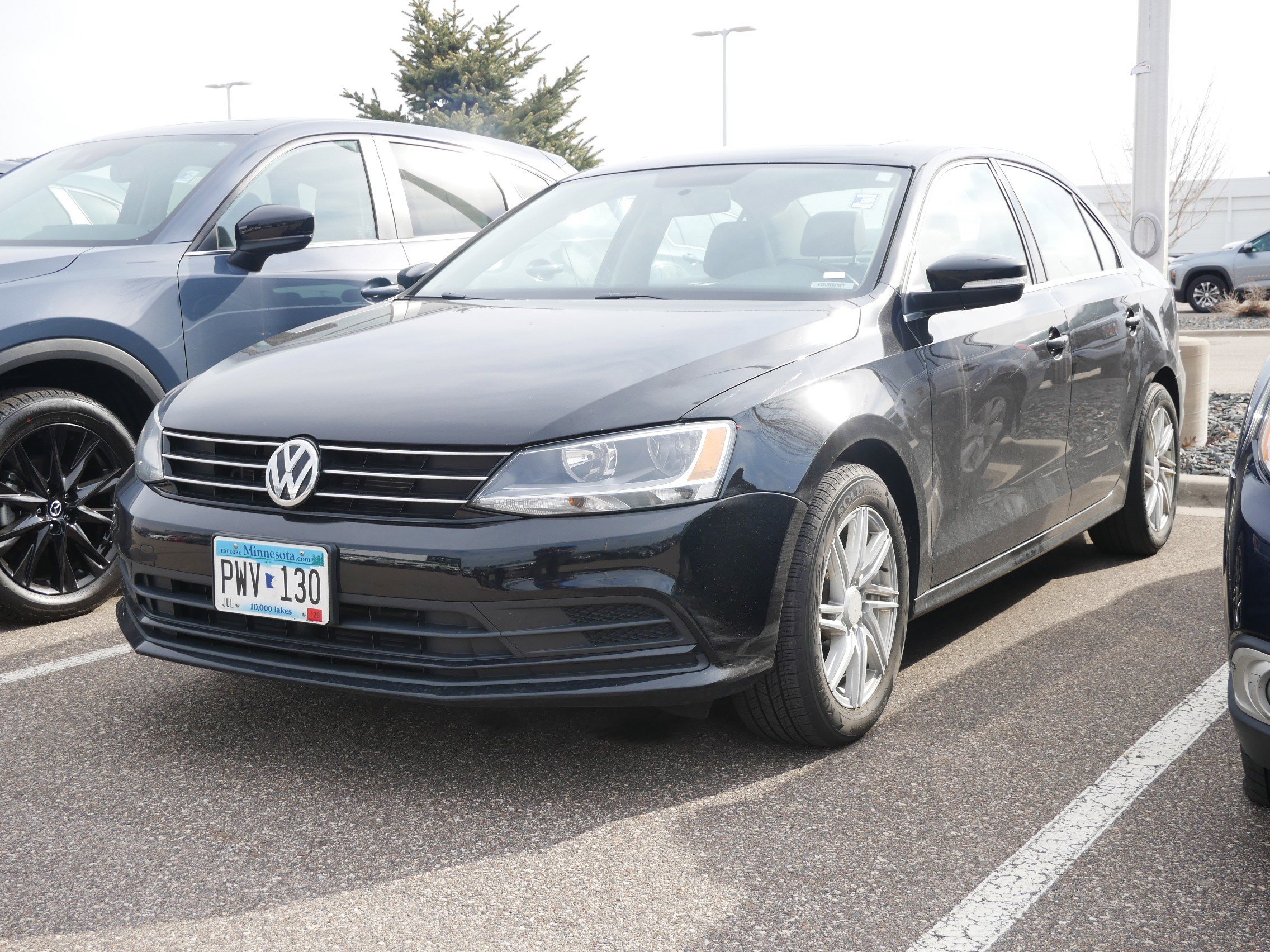 Used 2015 Volkswagen Jetta SE image 3