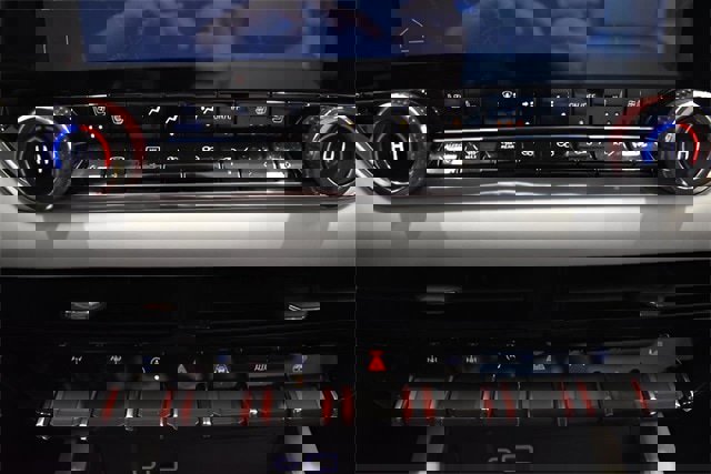 Used 2024 GMC Canyon AT4X image 30