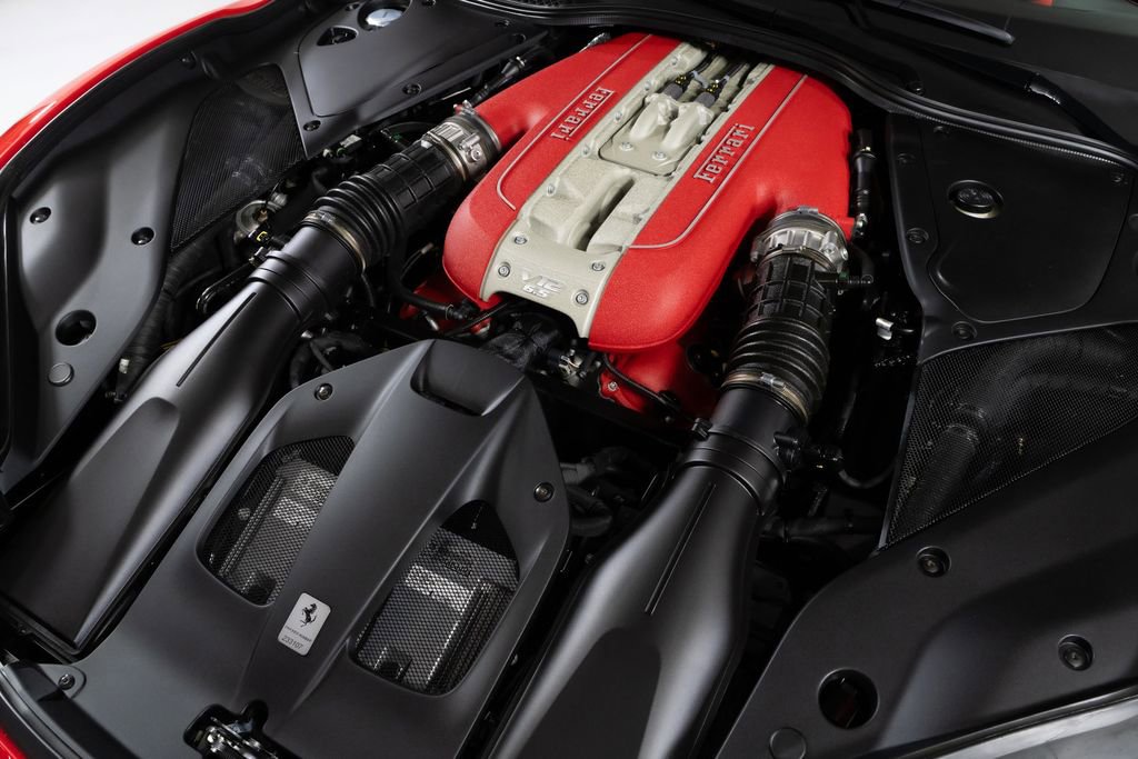 Used 2018 Ferrari 812 Superfast RWD image 10