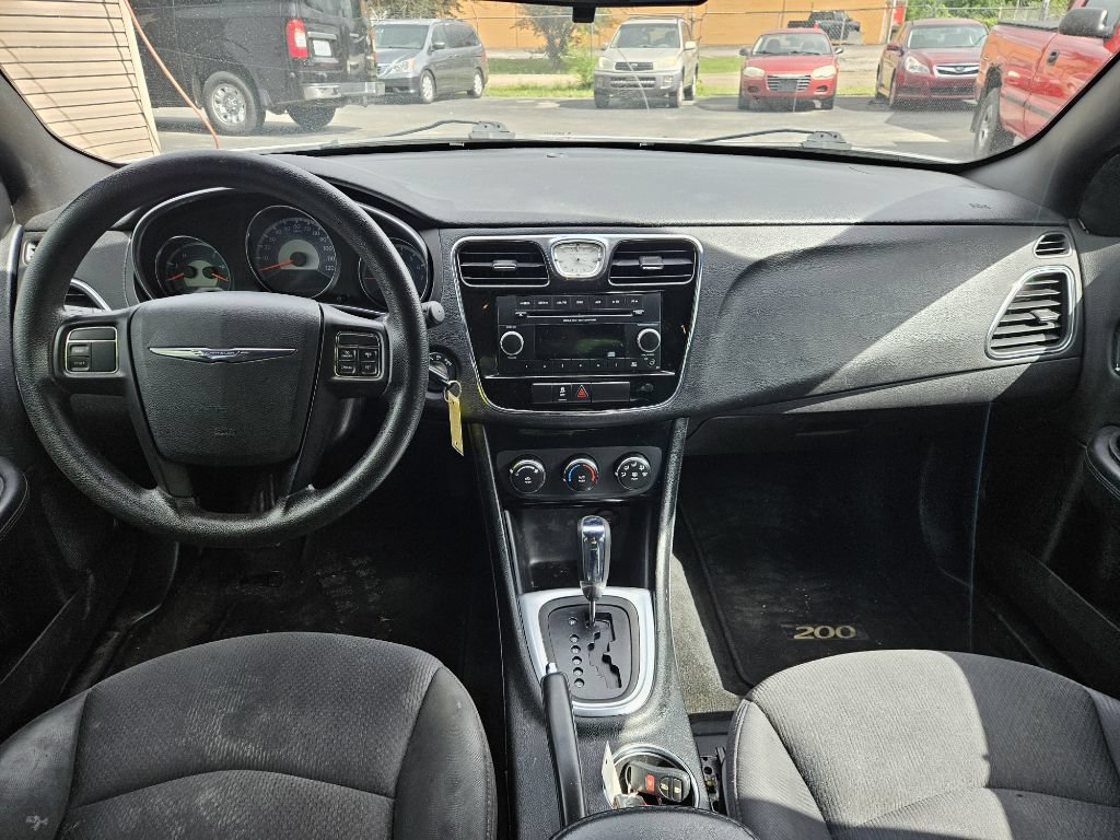 Used 2012 Chrysler 200 LX FWD image 10