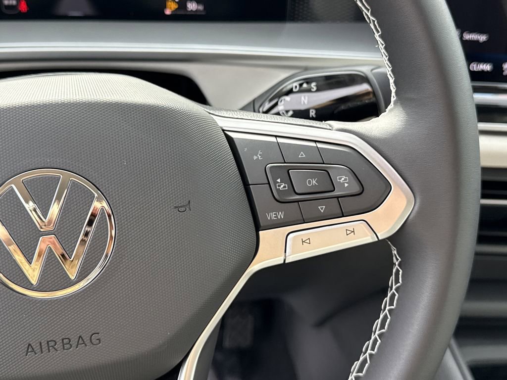 New 2026 Volkswagen Tiguan SE image 28