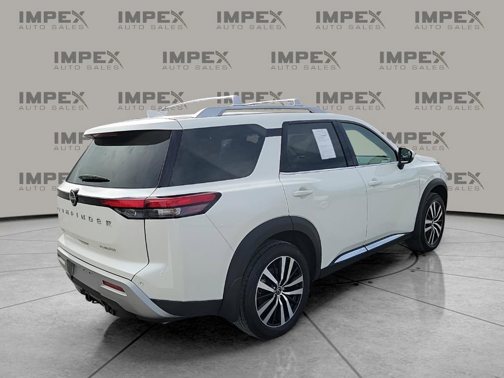 Used 2024 Nissan Pathfinder Platinum image 5