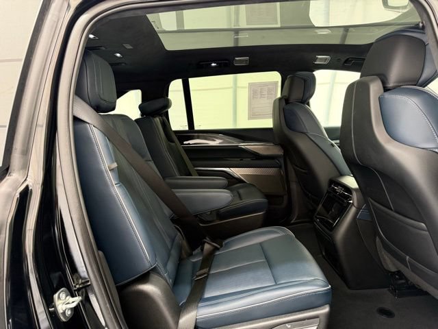 Used 2025 Cadillac Escalade IQ Luxury 2 w/ LPO, Premium Carpet Package AWD/4WD image 24