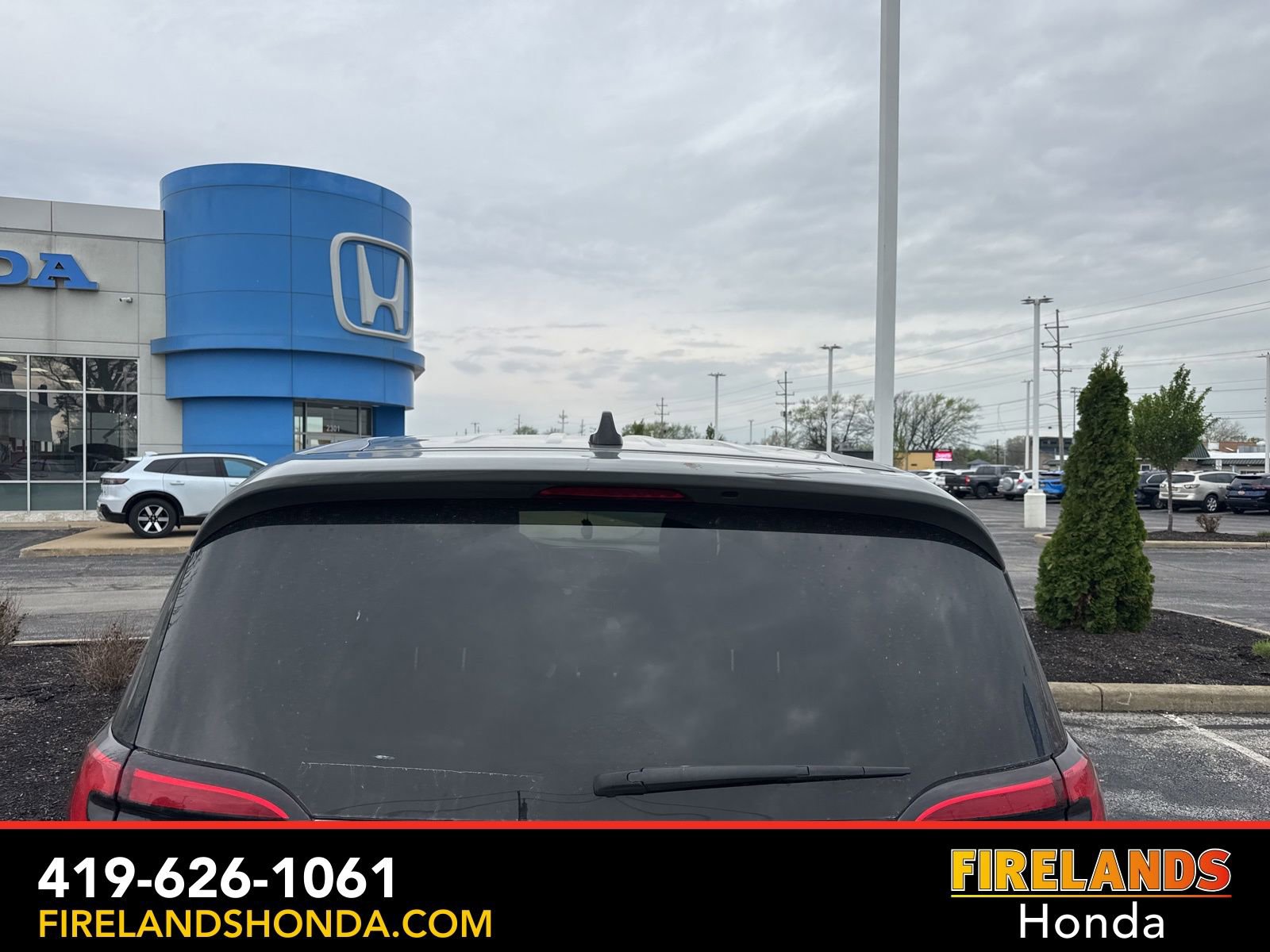 Used 2023 Chrysler Pacifica Touring-L image 5