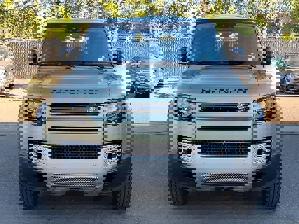 Used 2020 Land Rover Defender 110 HSE image 2