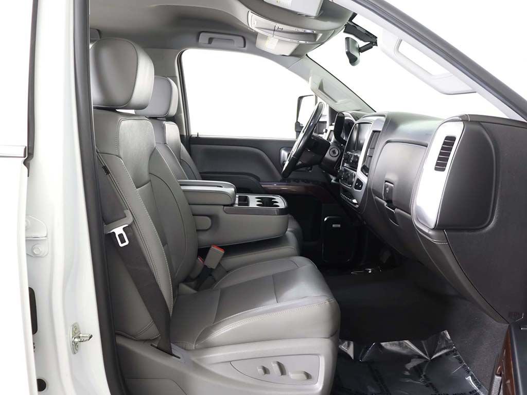 Used 2019 GMC Sierra 2500 SLT w/ Duramax Plus Package AWD/4WD image 30
