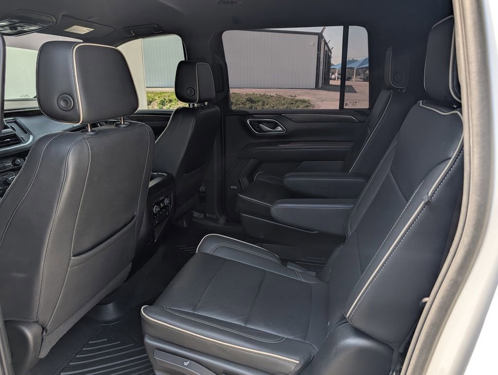 Used 2023 Chevrolet Suburban Premier RWD image 26