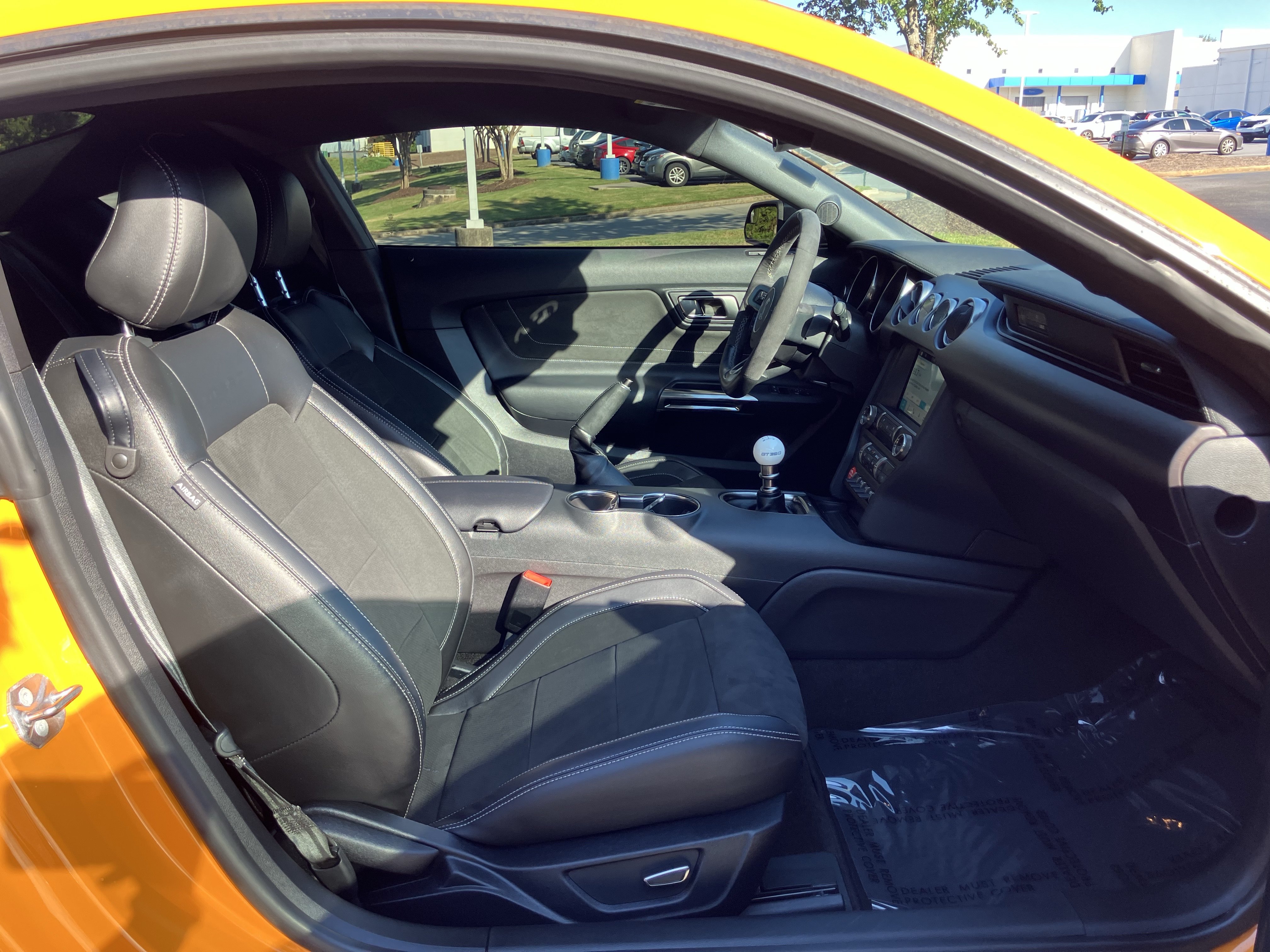 Used 2018 Ford Mustang Shelby GT350 w/ Convenience Package RWD image 33
