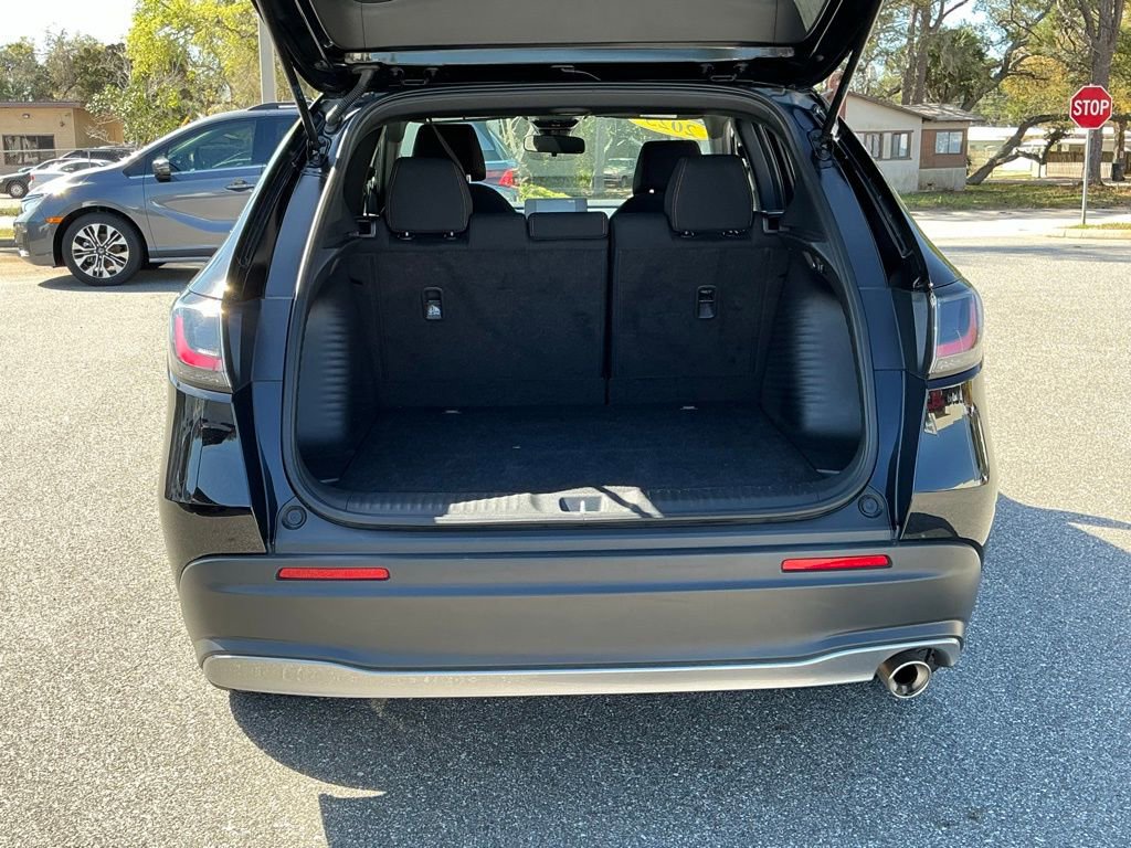 Certified 2025 Honda HR-V Sport image 19