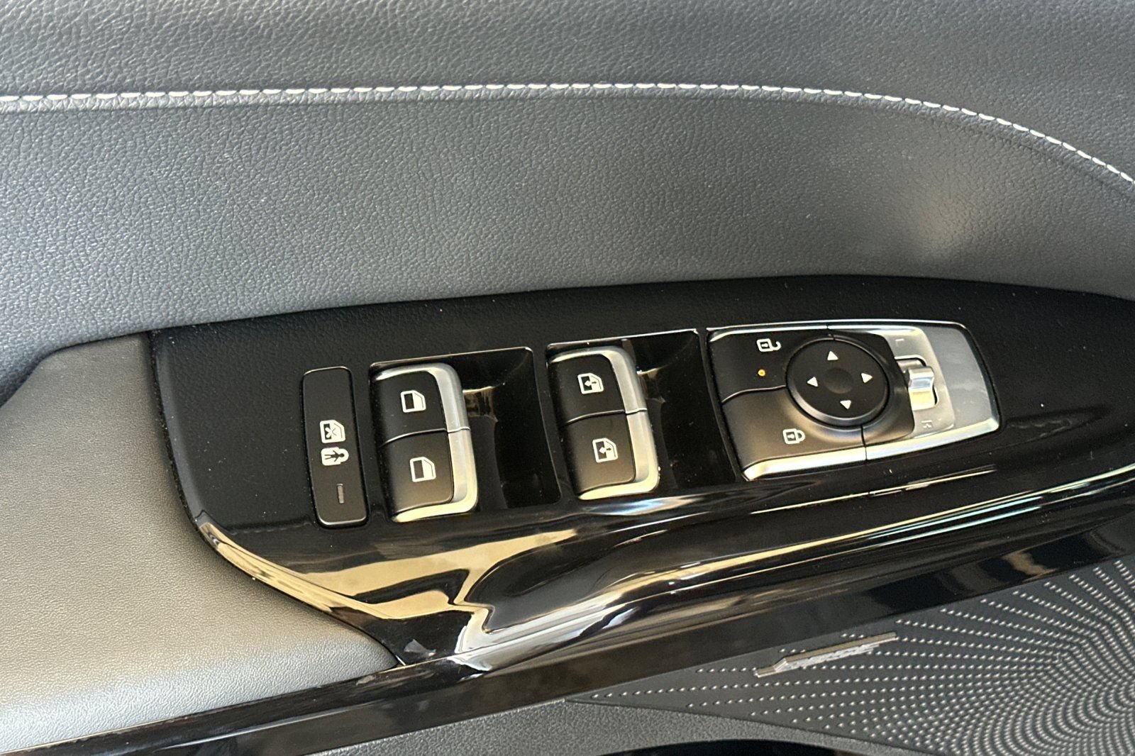 Certified 2025 Kia K5 GT-Line w/ GT-Line Premium Package FWD image 12