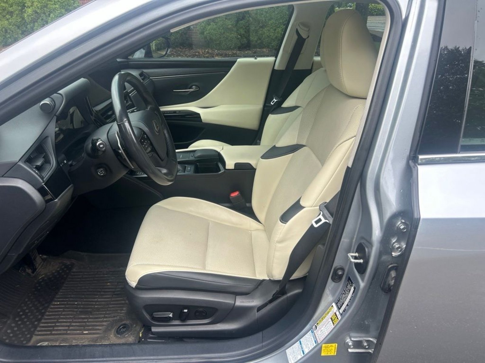 Used 2022 Lexus ES 250 w/ Premium Package AWD/4WD image 7