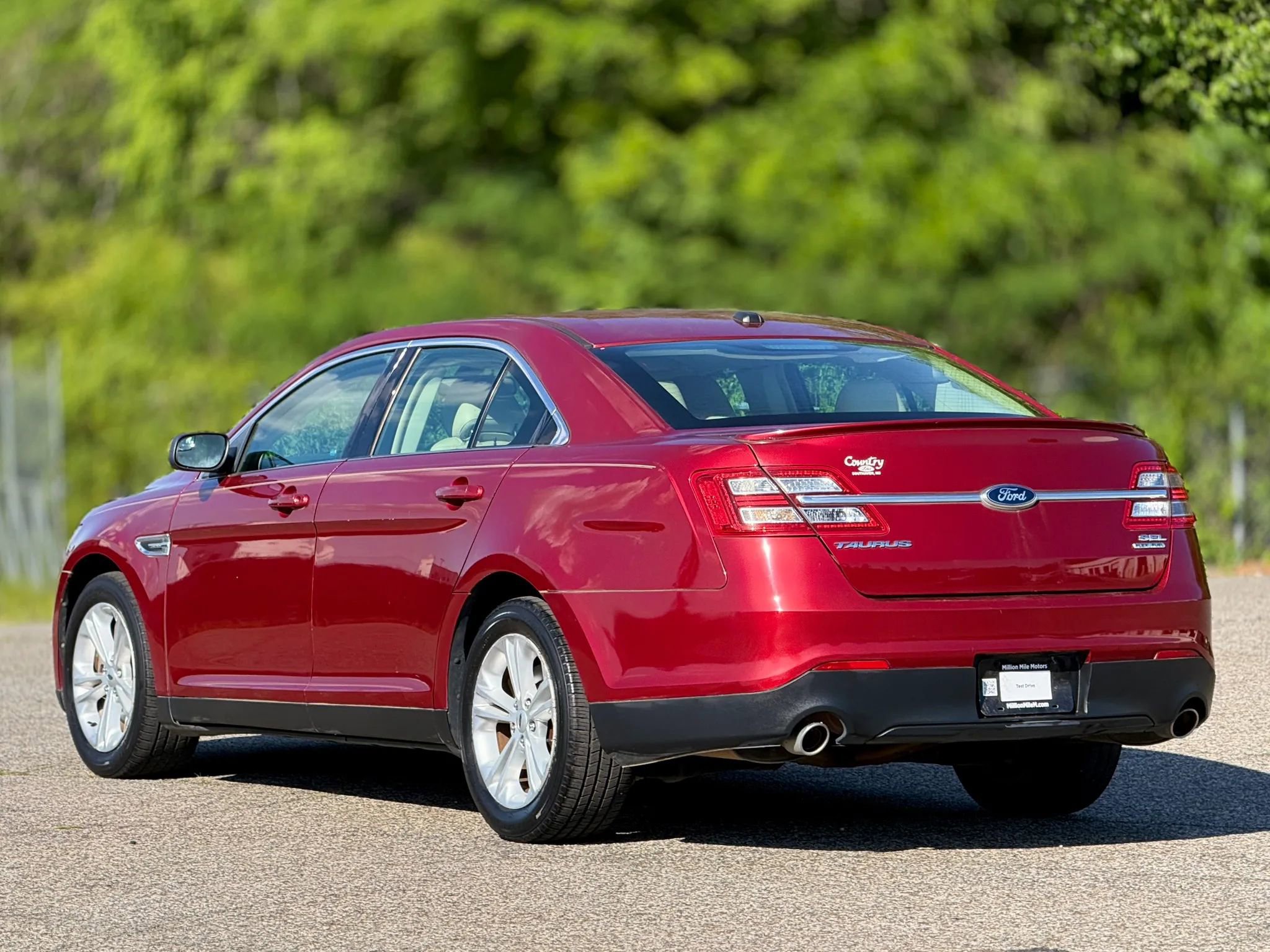 Used 2013 Ford Taurus SEL image 10