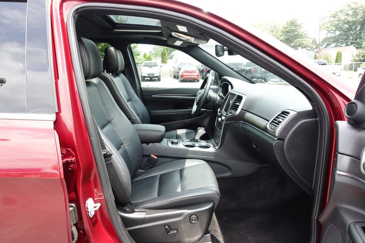 Used 2018 Jeep Grand Cherokee Limited AWD/4WD image 37