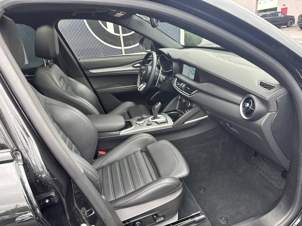 Used 2023 Alfa Romeo Stelvio Veloce AWD/4WD image 65