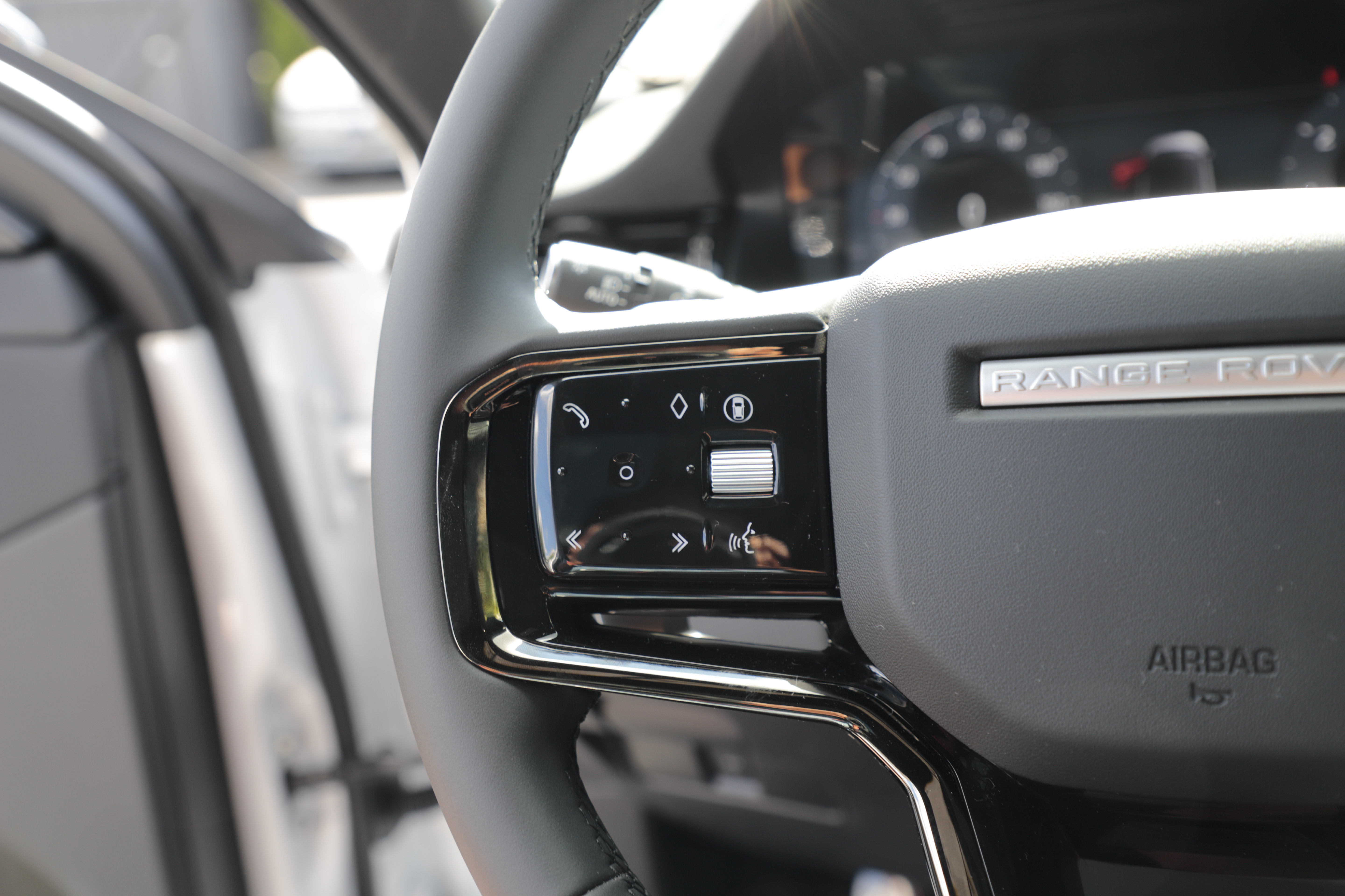 New 2026 Land Rover Range Rover Evoque S AWD/4WD image 23