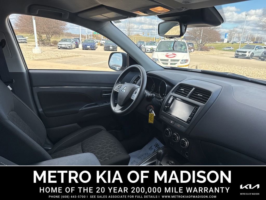 Used 2025 Mitsubishi Outlander Sport ES image 34