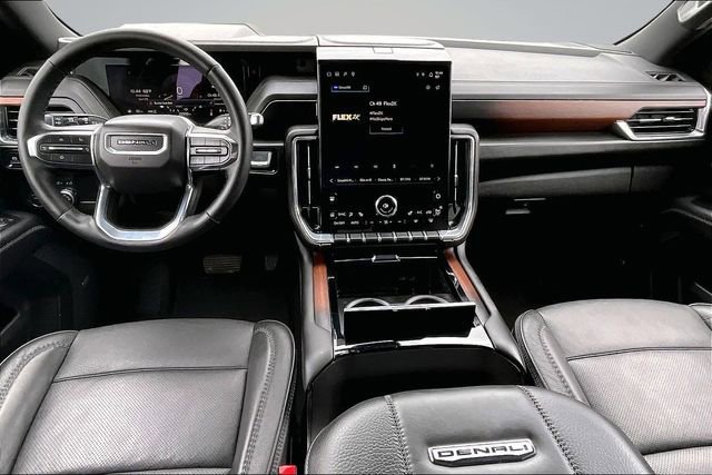 Used 2025 GMC Yukon Denali AWD/4WD image 7