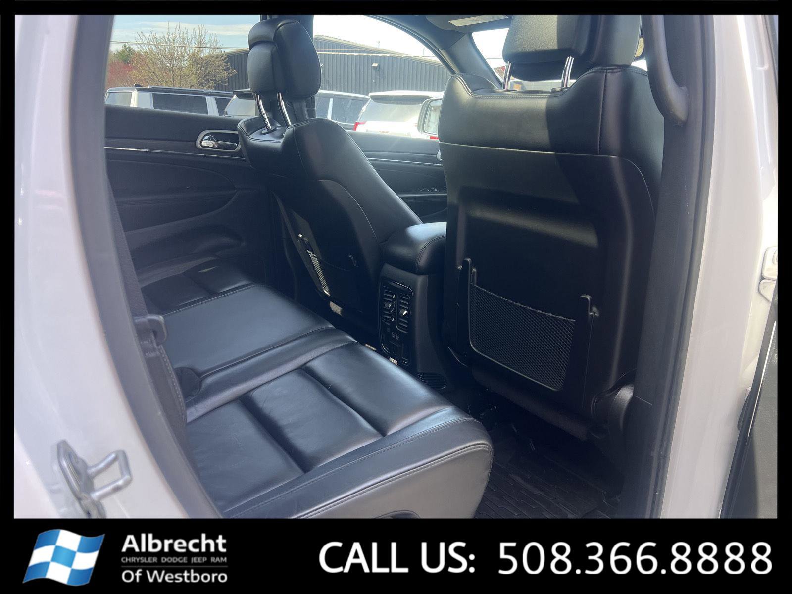 Used 2022 Jeep Grand Cherokee Limited w/ Trailer Tow Group IV image 16