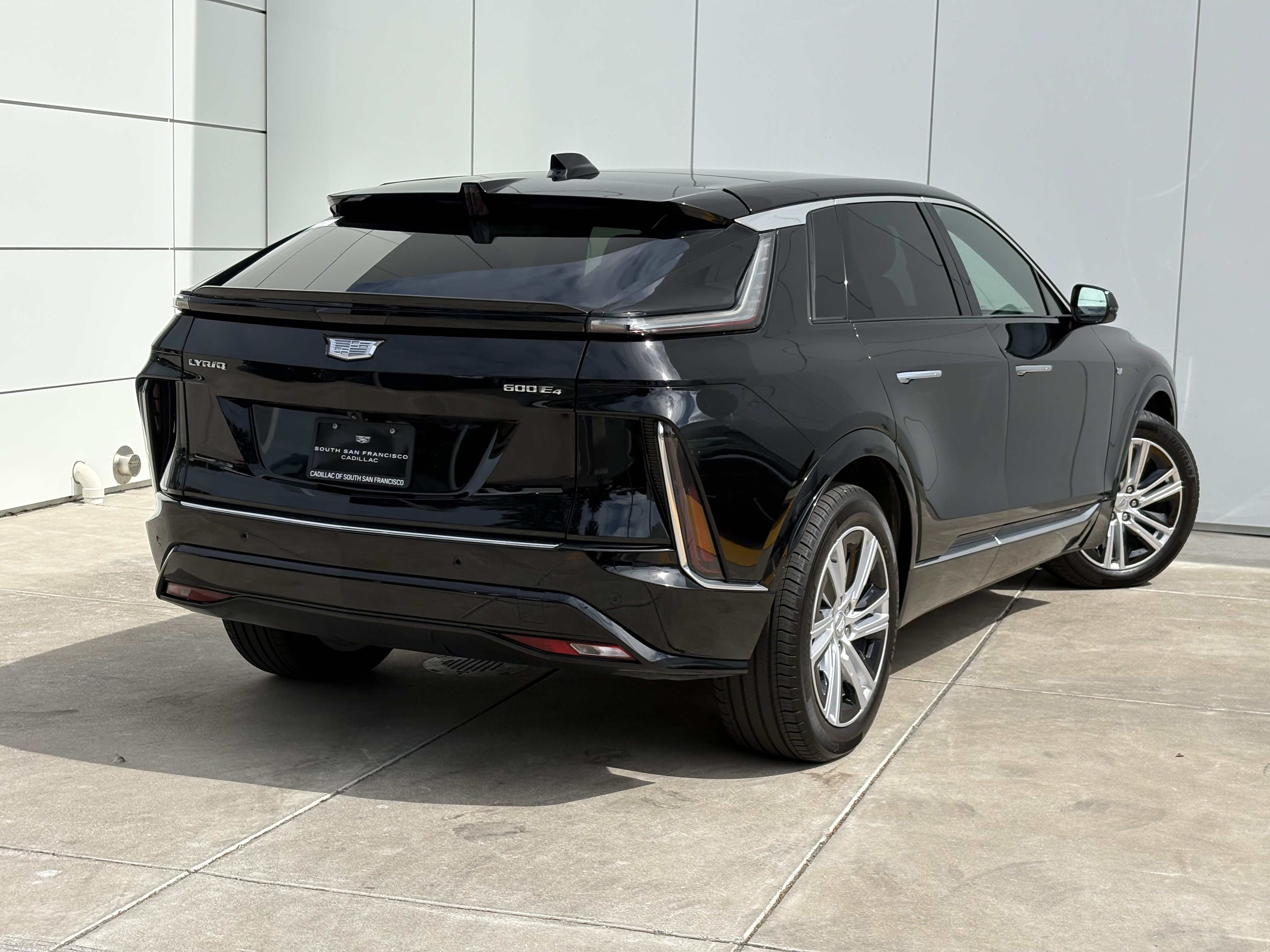 Certified 2024 Cadillac Lyriq Tech AWD/4WD image 6