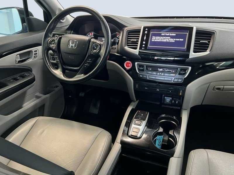 Used 2017 Honda Pilot Touring image 7