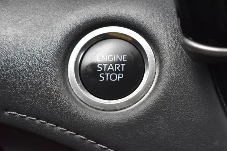 Used 2025 Toyota Highlander LE FWD image 29
