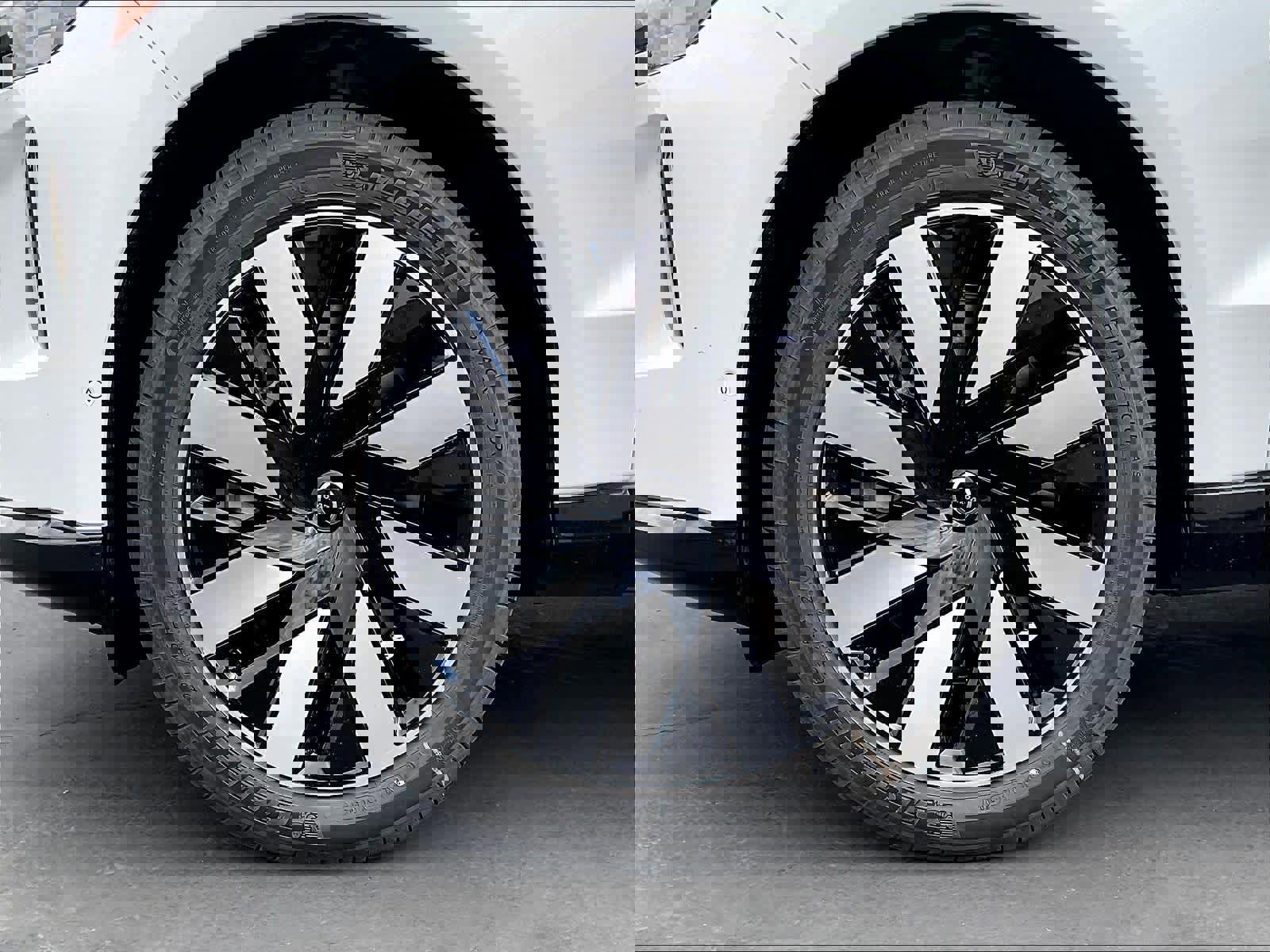 New 2025 Volvo EX90 Ultra image 13