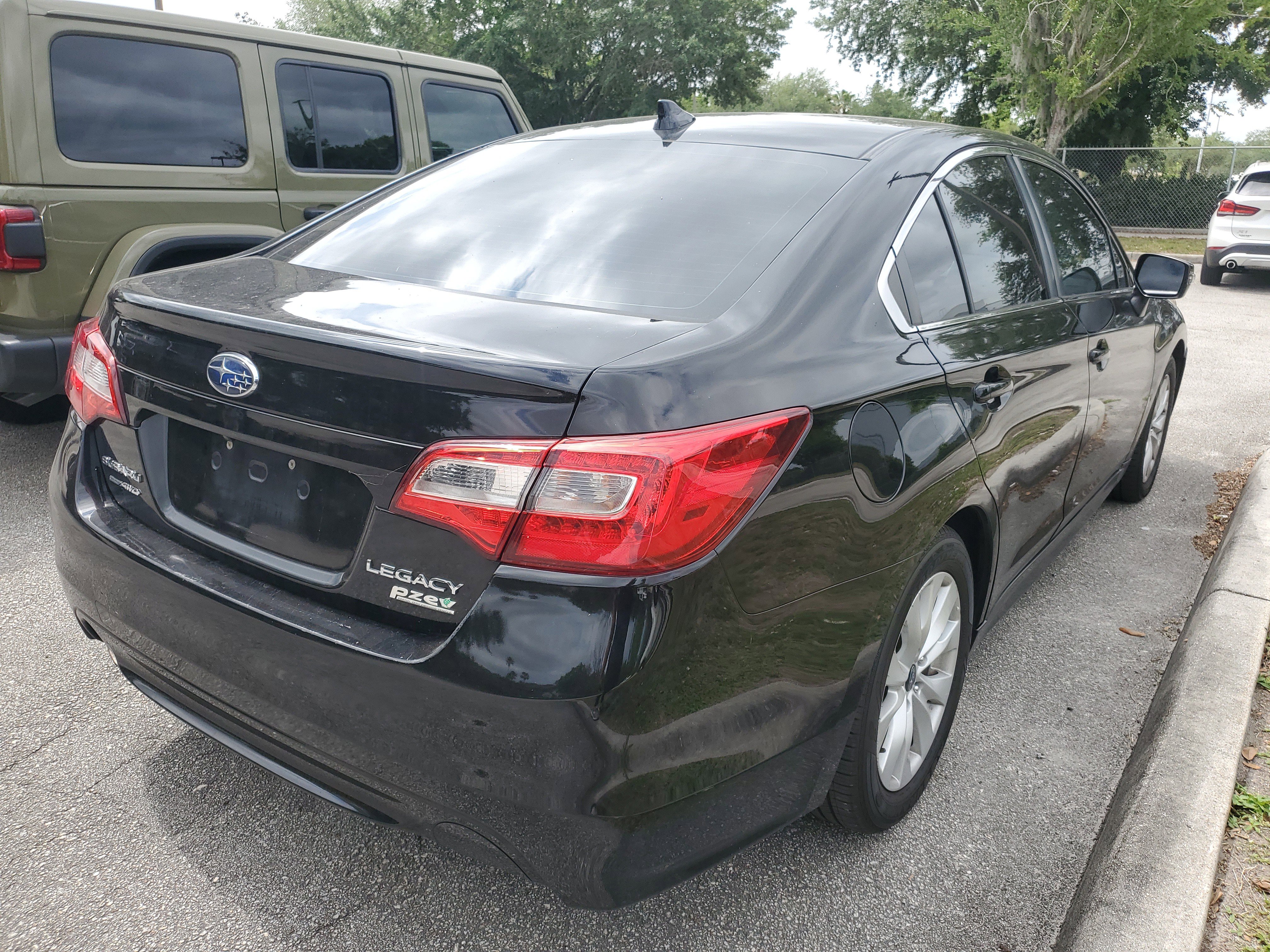 Used 2017 Subaru Legacy 2.5i Premium AWD/4WD image 5