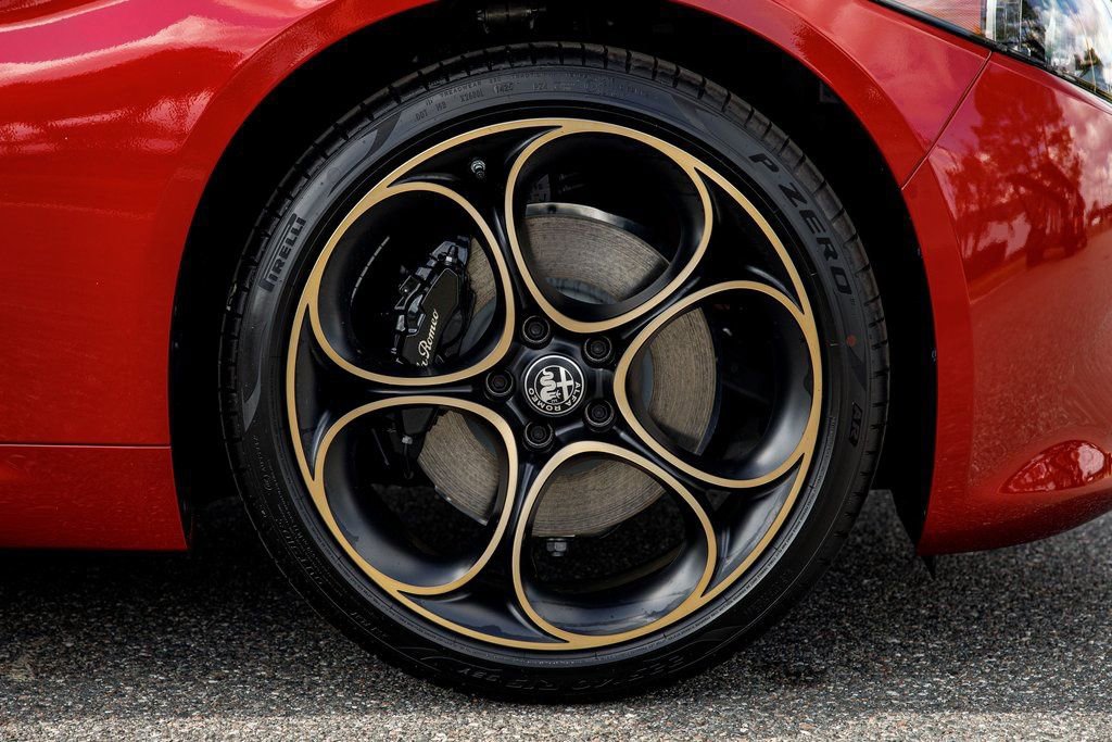 New 2025 Alfa Romeo Giulia AWD w/ Driving Assist Package image 9
