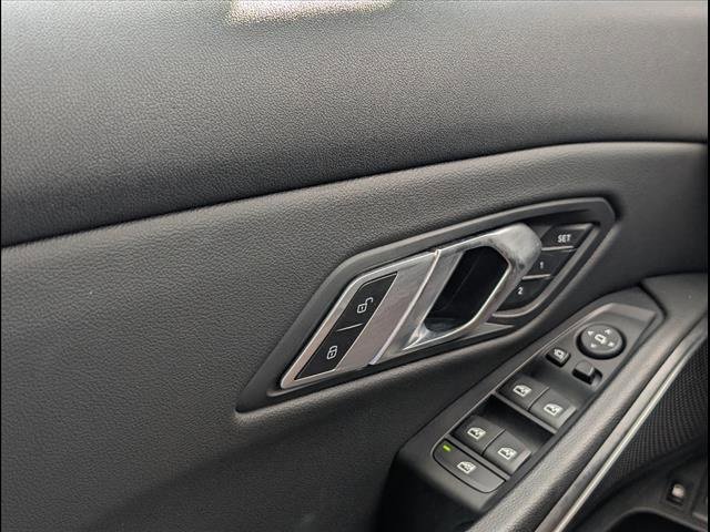 Used 2023 BMW 330e image 27