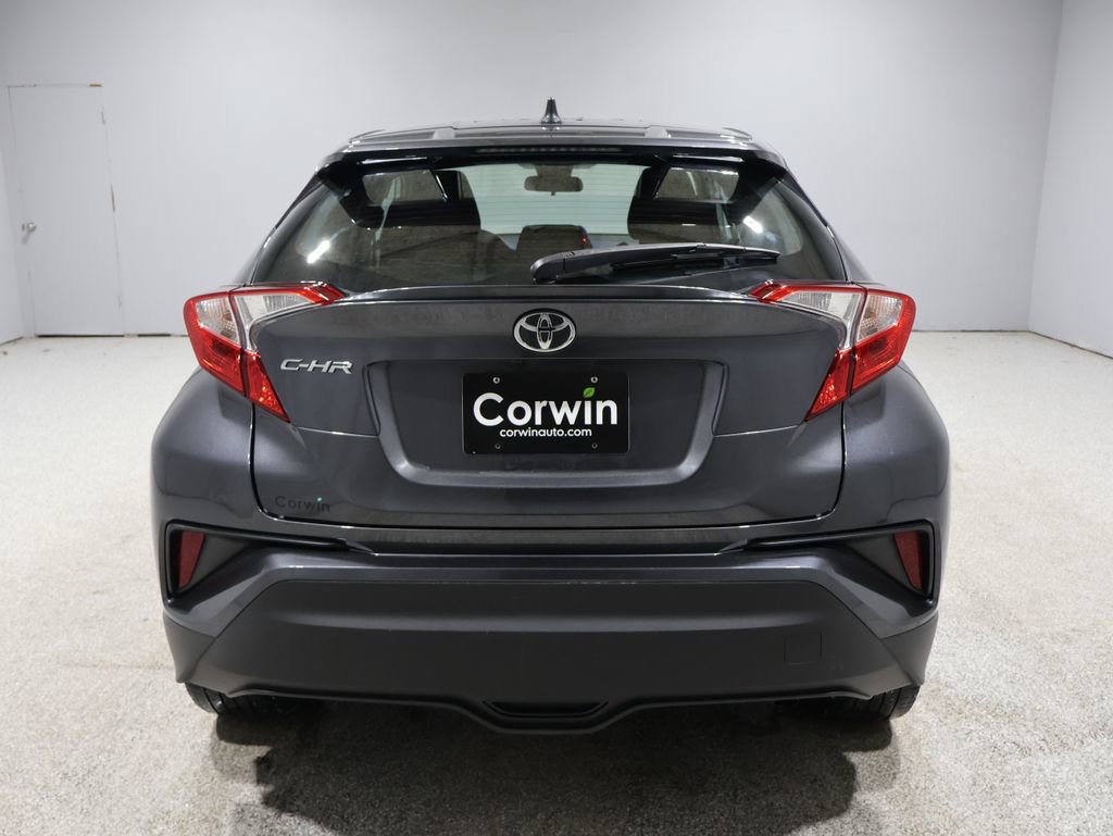 Used 2022 Toyota C-HR XLE image 3