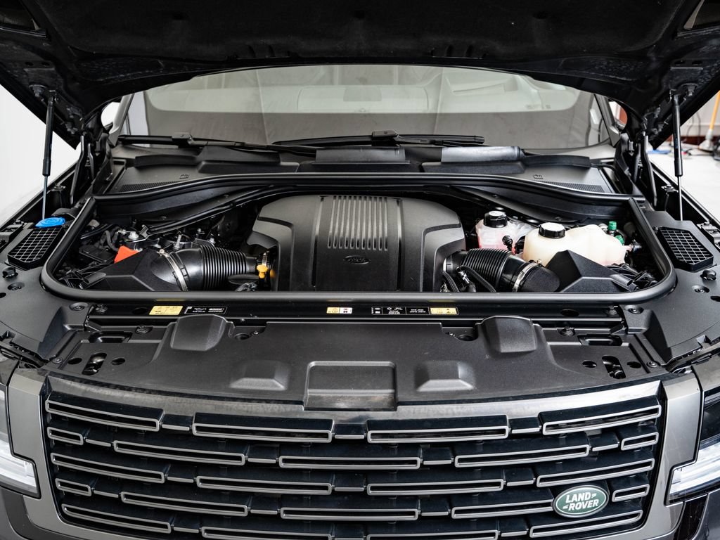 Used 2025 Land Rover Range Rover SE AWD/4WD image 46