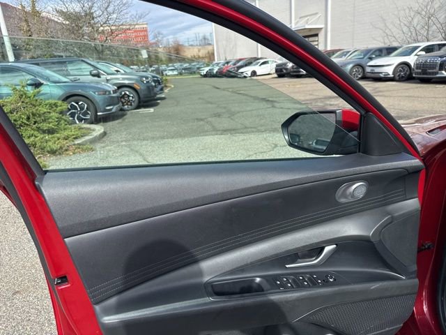 Certified 2023 Hyundai Elantra SE image 36
