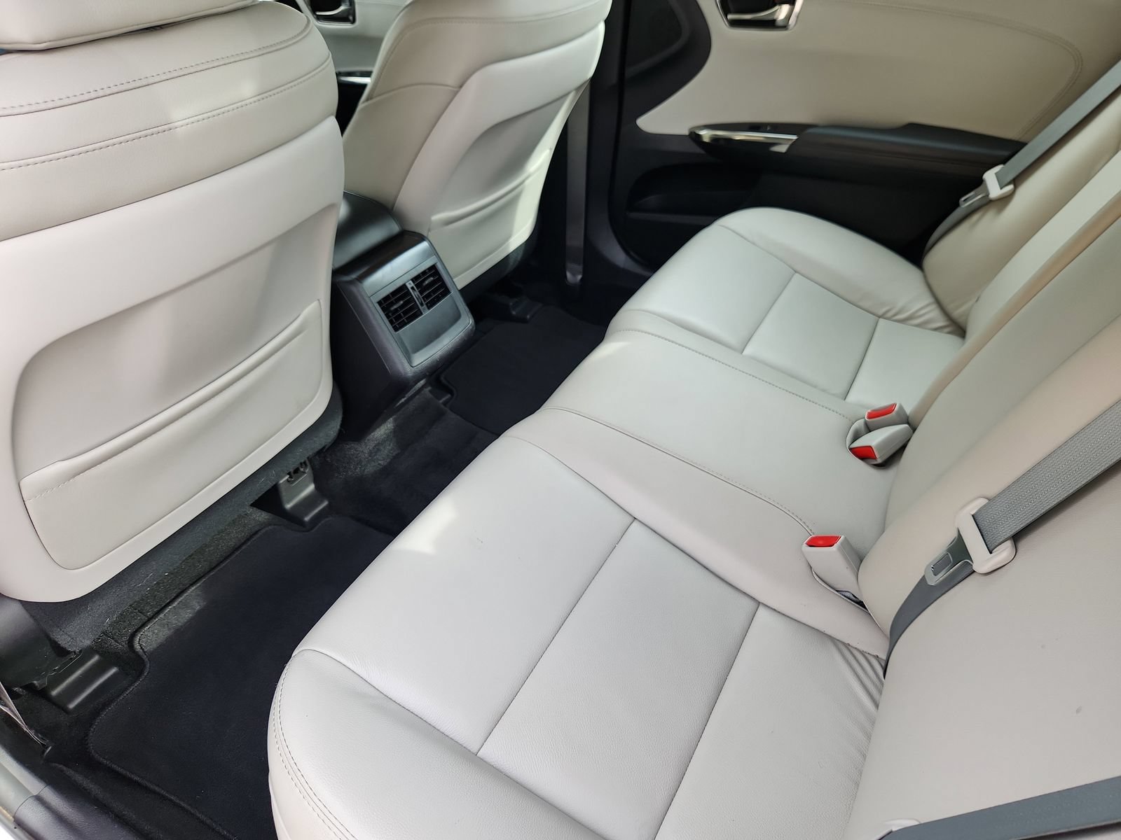 Used 2016 Toyota Avalon XLE FWD image 11